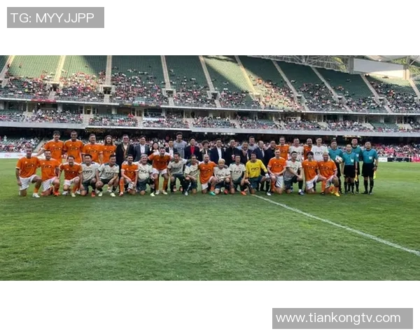 香港足球明星颁奖盛典精彩回顾与球迷互动瞬间合集